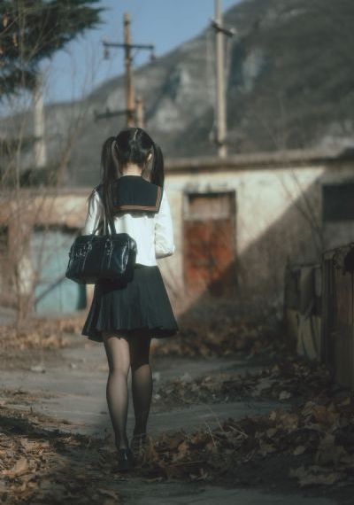 丰满大胸年轻的继牳_蓝光免费观看电视剧