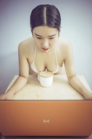 在客厅里做黄h_720免费在线观看