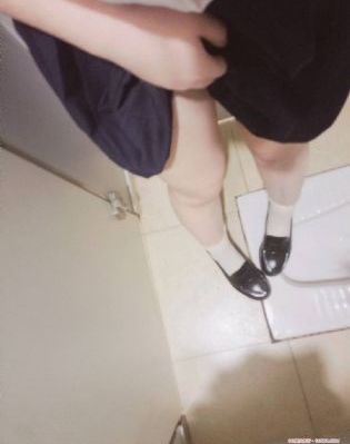 偷窥无罪完整免费观看_免费国语在线观看